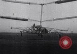 Standbild D'Ascanio Hubschrauber Ciampino Italien, 1930, aus Sekunde 28 historischem Filmmaterial Videoclip 65675038467