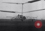 Standbild D'Ascanio Hubschrauber Ciampino Italien, 1930, aus Sekunde 37 historischem Filmmaterial Videoclip 65675038467