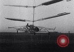 Standbild D'Ascanio Hubschrauber Ciampino Italien, 1930, aus Sekunde 44 historischem Filmmaterial Videoclip 65675038467