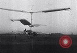 Standbild D'Ascanio Hubschrauber Ciampino Italien, 1930, aus Sekunde 53 historischem Filmmaterial Videoclip 65675038467