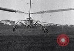 Standbild D'Ascanio Hubschrauber Ciampino Italien, 1930, aus Sekunde 56 historischem Filmmaterial Videoclip 65675038467