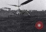 Standbild D'Ascanio Hubschrauber Ciampino Italien, 1930, aus Sekunde 58 historischem Filmmaterial Videoclip 65675038467