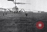 Standbild D'Ascanio Hubschrauber Ciampino Italien, 1930, aus Sekunde 61 historischem Filmmaterial Videoclip 65675038467