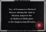 Standbild De Bothezat Helikopter test Dayton Ohio USA, 1922, aus Sekunde 21 historischem Filmmaterial Videoclip 65675038470
