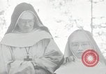 Standbild Schwester Hallowana Manila Philippinen, 1945, aus Sekunde 1 historischem Filmmaterial Videoclip 65675038472