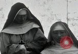 Standbild Schwester Hallowana Manila Philippinen, 1945, aus Sekunde 4 historischem Filmmaterial Videoclip 65675038472