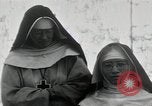 Standbild Schwester Hallowana Manila Philippinen, 1945, aus Sekunde 14 historischem Filmmaterial Videoclip 65675038472