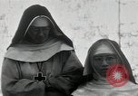 Standbild Schwester Hallowana Manila Philippinen, 1945, aus Sekunde 15 historischem Filmmaterial Videoclip 65675038472