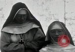 Standbild Schwester Hallowana Manila Philippinen, 1945, aus Sekunde 16 historischem Filmmaterial Videoclip 65675038472