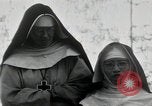 Standbild Schwester Hallowana Manila Philippinen, 1945, aus Sekunde 17 historischem Filmmaterial Videoclip 65675038472