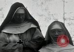 Standbild Schwester Hallowana Manila Philippinen, 1945, aus Sekunde 18 historischem Filmmaterial Videoclip 65675038472