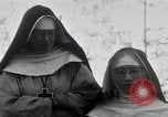 Standbild Schwester Hallowana Manila Philippinen, 1945, aus Sekunde 20 historischem Filmmaterial Videoclip 65675038472
