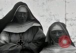 Standbild Schwester Hallowana Manila Philippinen, 1945, aus Sekunde 28 historischem Filmmaterial Videoclip 65675038472
