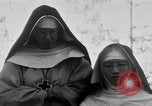 Standbild Schwester Hallowana Manila Philippinen, 1945, aus Sekunde 30 historischem Filmmaterial Videoclip 65675038472