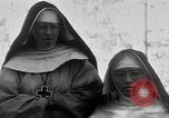 Standbild Schwester Hallowana Manila Philippinen, 1945, aus Sekunde 37 historischem Filmmaterial Videoclip 65675038472