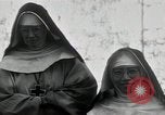 Standbild Schwester Hallowana Manila Philippinen, 1945, aus Sekunde 40 historischem Filmmaterial Videoclip 65675038472