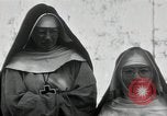 Standbild Schwester Hallowana Manila Philippinen, 1945, aus Sekunde 42 historischem Filmmaterial Videoclip 65675038472