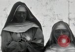 Standbild Schwester Hallowana Manila Philippinen, 1945, aus Sekunde 43 historischem Filmmaterial Videoclip 65675038472