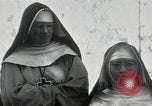 Standbild Schwester Hallowana Manila Philippinen, 1945, aus Sekunde 54 historischem Filmmaterial Videoclip 65675038472