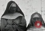 Standbild Schwester Hallowana Manila Philippinen, 1945, aus Sekunde 55 historischem Filmmaterial Videoclip 65675038472