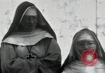 Standbild Schwester Hallowana Manila Philippinen, 1945, aus Sekunde 56 historischem Filmmaterial Videoclip 65675038472