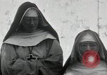 Standbild Schwester Hallowana Manila Philippinen, 1945, aus Sekunde 61 historischem Filmmaterial Videoclip 65675038472