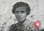 Standbild der englischen Frau Manila Philippinen, 1945, aus Sekunde 12 historischem Filmmaterial Videoclip 65675038478