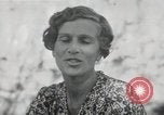 Standbild der englischen Frau Manila Philippinen, 1945, aus Sekunde 14 historischem Filmmaterial Videoclip 65675038478