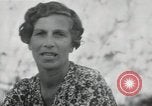 Standbild der englischen Frau Manila Philippinen, 1945, aus Sekunde 17 historischem Filmmaterial Videoclip 65675038478