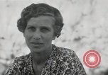 Standbild der englischen Frau Manila Philippinen, 1945, aus Sekunde 19 historischem Filmmaterial Videoclip 65675038478