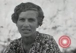 Standbild der englischen Frau Manila Philippinen, 1945, aus Sekunde 20 historischem Filmmaterial Videoclip 65675038478