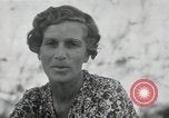 Standbild der englischen Frau Manila Philippinen, 1945, aus Sekunde 25 historischem Filmmaterial Videoclip 65675038478