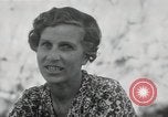 Standbild der englischen Frau Manila Philippinen, 1945, aus Sekunde 26 historischem Filmmaterial Videoclip 65675038478