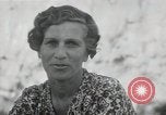 Standbild der englischen Frau Manila Philippinen, 1945, aus Sekunde 28 historischem Filmmaterial Videoclip 65675038478