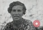 Standbild der englischen Frau Manila Philippinen, 1945, aus Sekunde 32 historischem Filmmaterial Videoclip 65675038478