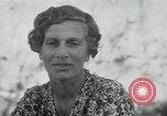 Standbild der englischen Frau Manila Philippinen, 1945, aus Sekunde 34 historischem Filmmaterial Videoclip 65675038478