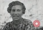 Standbild der englischen Frau Manila Philippinen, 1945, aus Sekunde 41 historischem Filmmaterial Videoclip 65675038478