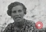 Standbild der englischen Frau Manila Philippinen, 1945, aus Sekunde 44 historischem Filmmaterial Videoclip 65675038478