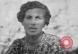 Standbild der englischen Frau Manila Philippinen, 1945, aus Sekunde 49 historischem Filmmaterial Videoclip 65675038478