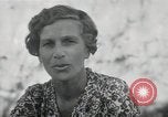 Standbild der englischen Frau Manila Philippinen, 1945, aus Sekunde 50 historischem Filmmaterial Videoclip 65675038478