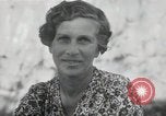 Standbild der englischen Frau Manila Philippinen, 1945, aus Sekunde 59 historischem Filmmaterial Videoclip 65675038478