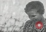 Standbild der englischen Frau Manila Philippinen, 1945, aus Sekunde 60 historischem Filmmaterial Videoclip 65675038478