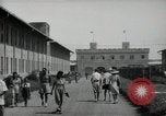Standbild Kriegsgefangenen Muntilupa Philippinen, 1945, aus Sekunde 46 historischem Filmmaterial Videoclip 65675038480