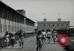 Standbild Kriegsgefangenen Muntilupa Philippinen, 1945, aus Sekunde 48 historischem Filmmaterial Videoclip 65675038480