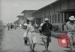 Standbild Kriegsgefangenen Muntilupa Philippinen, 1945, aus Sekunde 60 historischem Filmmaterial Videoclip 65675038480