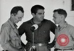 Image Leopold Damrosch et Ned Davenport internés libérés Muntinlupa Philippines, 1945, de la seconde 10 séquences d'archives historiques vidéo 65675038482