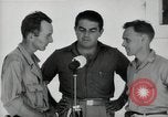 Image Leopold Damrosch et Ned Davenport internés libérés Muntinlupa Philippines, 1945, de la seconde 13 séquences d'archives historiques vidéo 65675038482