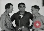 Image Leopold Damrosch et Ned Davenport internés libérés Muntinlupa Philippines, 1945, de la seconde 15 séquences d'archives historiques vidéo 65675038482