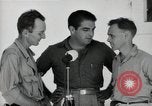 Image Leopold Damrosch et Ned Davenport internés libérés Muntinlupa Philippines, 1945, de la seconde 23 séquences d'archives historiques vidéo 65675038482