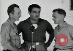 Image Leopold Damrosch et Ned Davenport internés libérés Muntinlupa Philippines, 1945, de la seconde 28 séquences d'archives historiques vidéo 65675038482